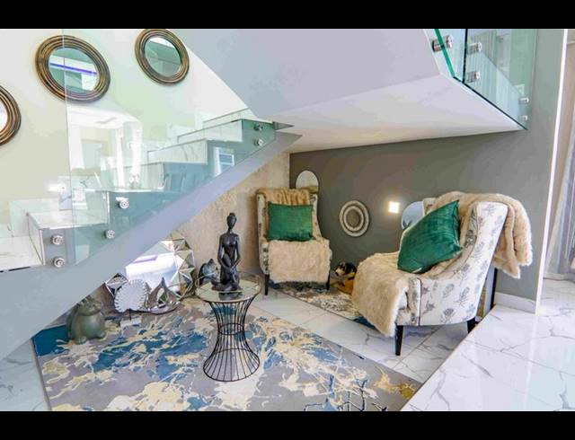 6 BEDROOM HOUSE FOR SALE IN COPPERLEAF ESTATE